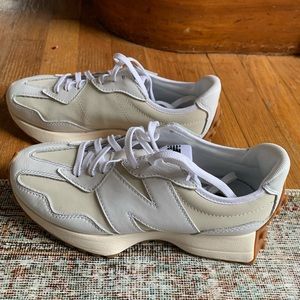 NWOT Jcrew for New Balance beige 327 sneaker
